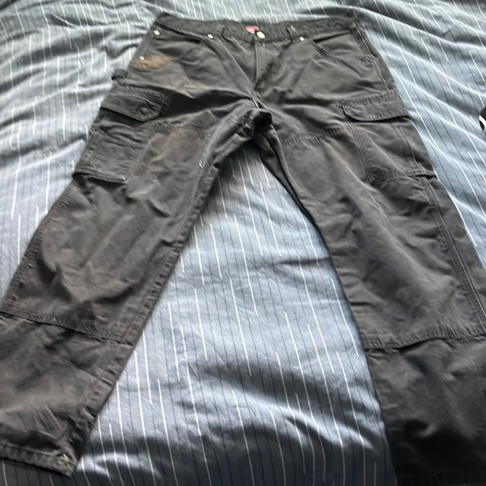 Black baggy wrangler cargo pants 38x32